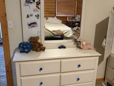 Bedroom Set: Dresser w/mirror, Hutch, NightTable