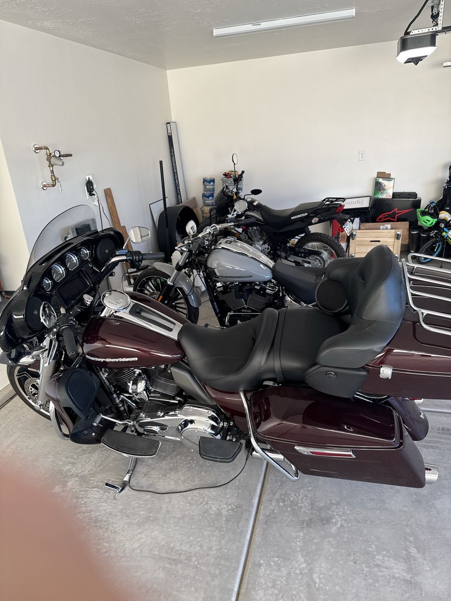2021 Harley-Davidson Ultra Limited - Midnight Crimson, Only 190 Miles! Like New Touring Bike