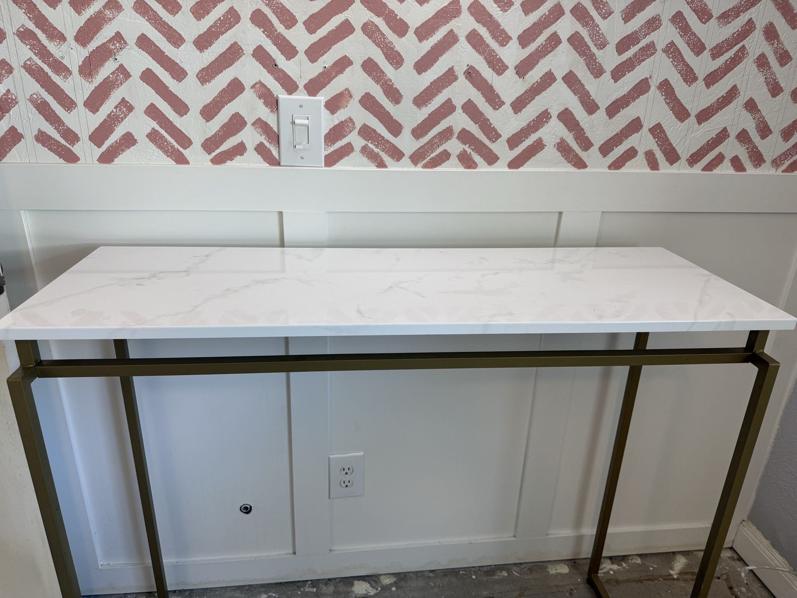 Entryway table/Salon table