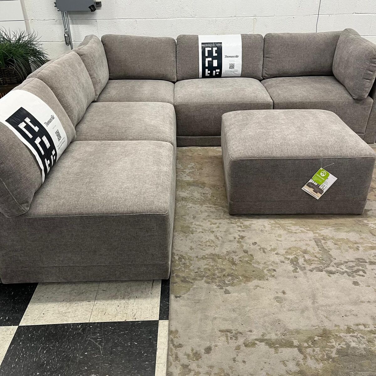 *BRAND NEW W/ TAGS* COSTCO THOMASVILLE FALLON MODULAR SECTIONAL 6-PIECE W/OTTOMAN!!