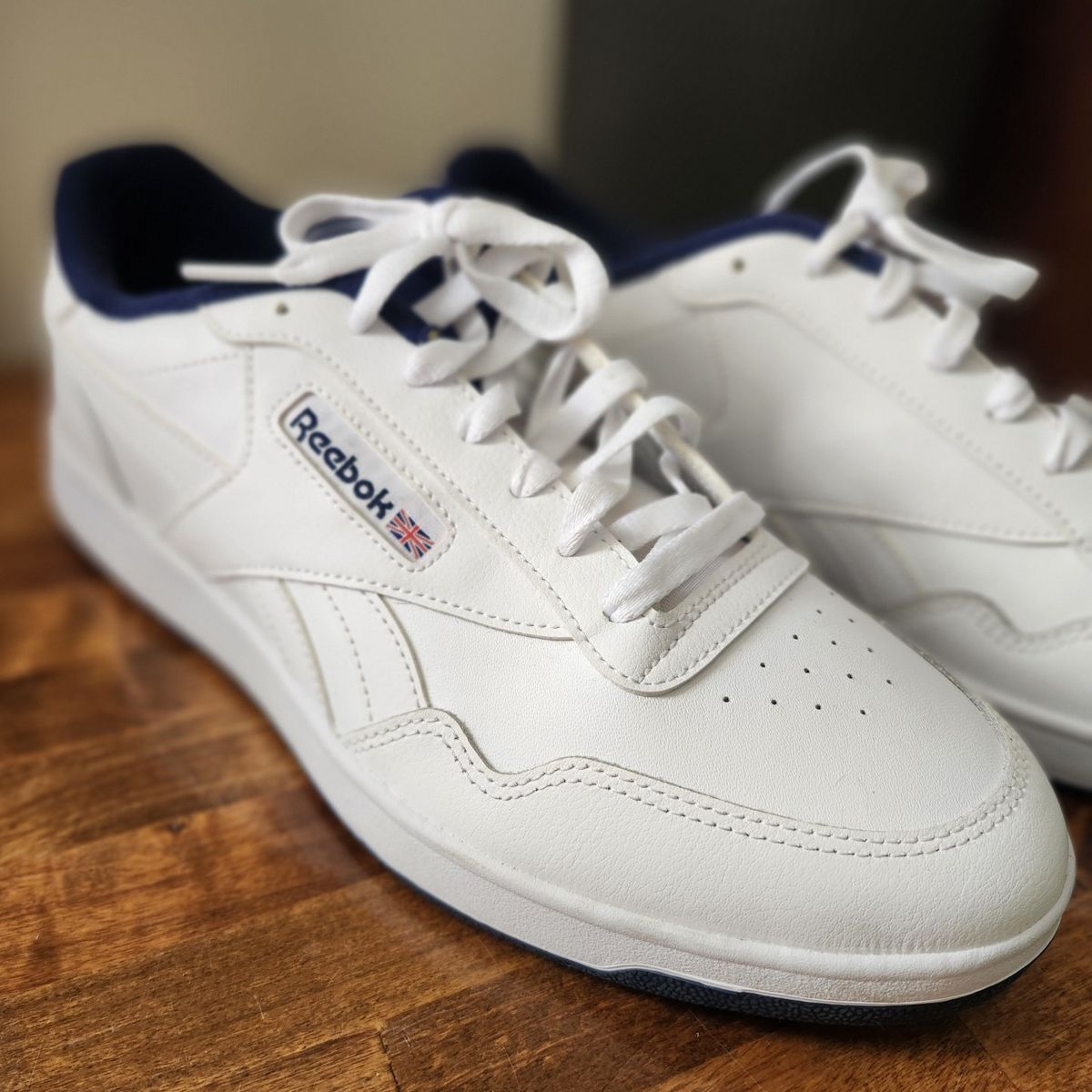 Reebok Classic Sneakers – Men’s 9.5 – Barely Worn