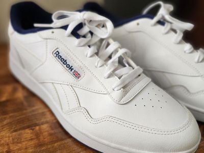 Reebok Classic Sneakers – Men’s 9.5 – Barely Worn