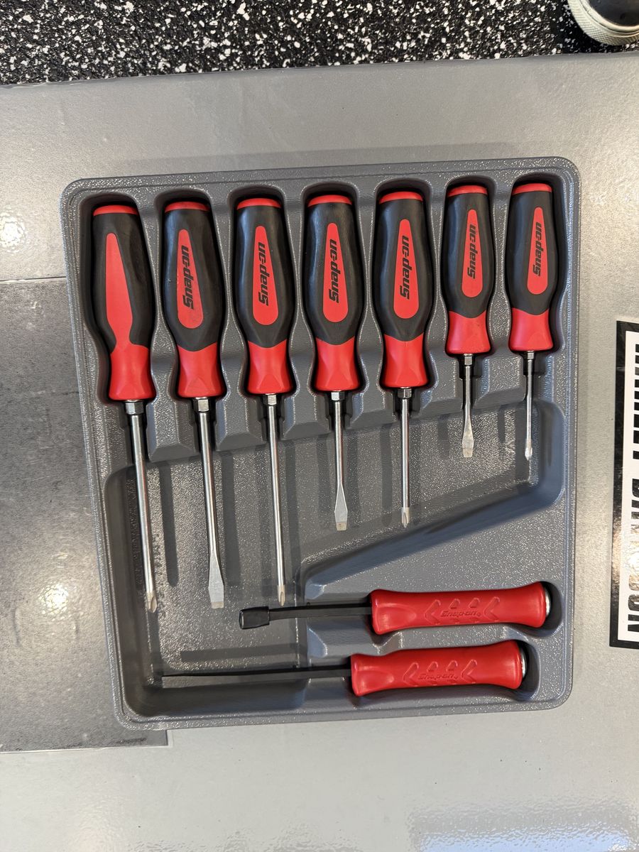 Snap on screw driver/ pry bar set