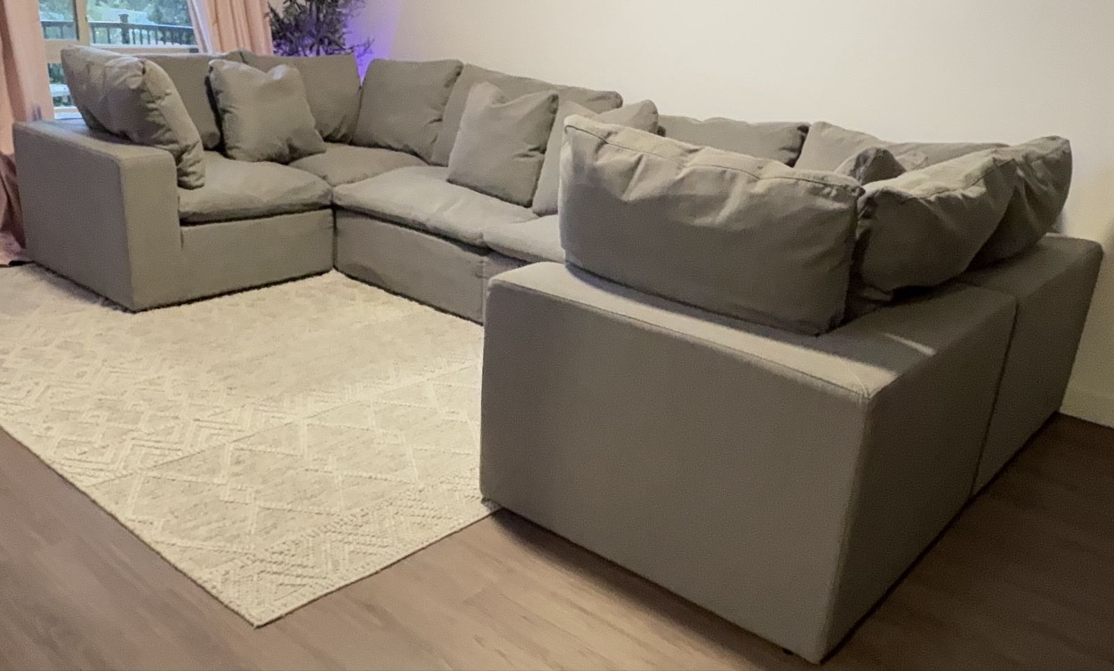 FREE DELIVERY! DOWNEAST CLOUD SECTIONAL