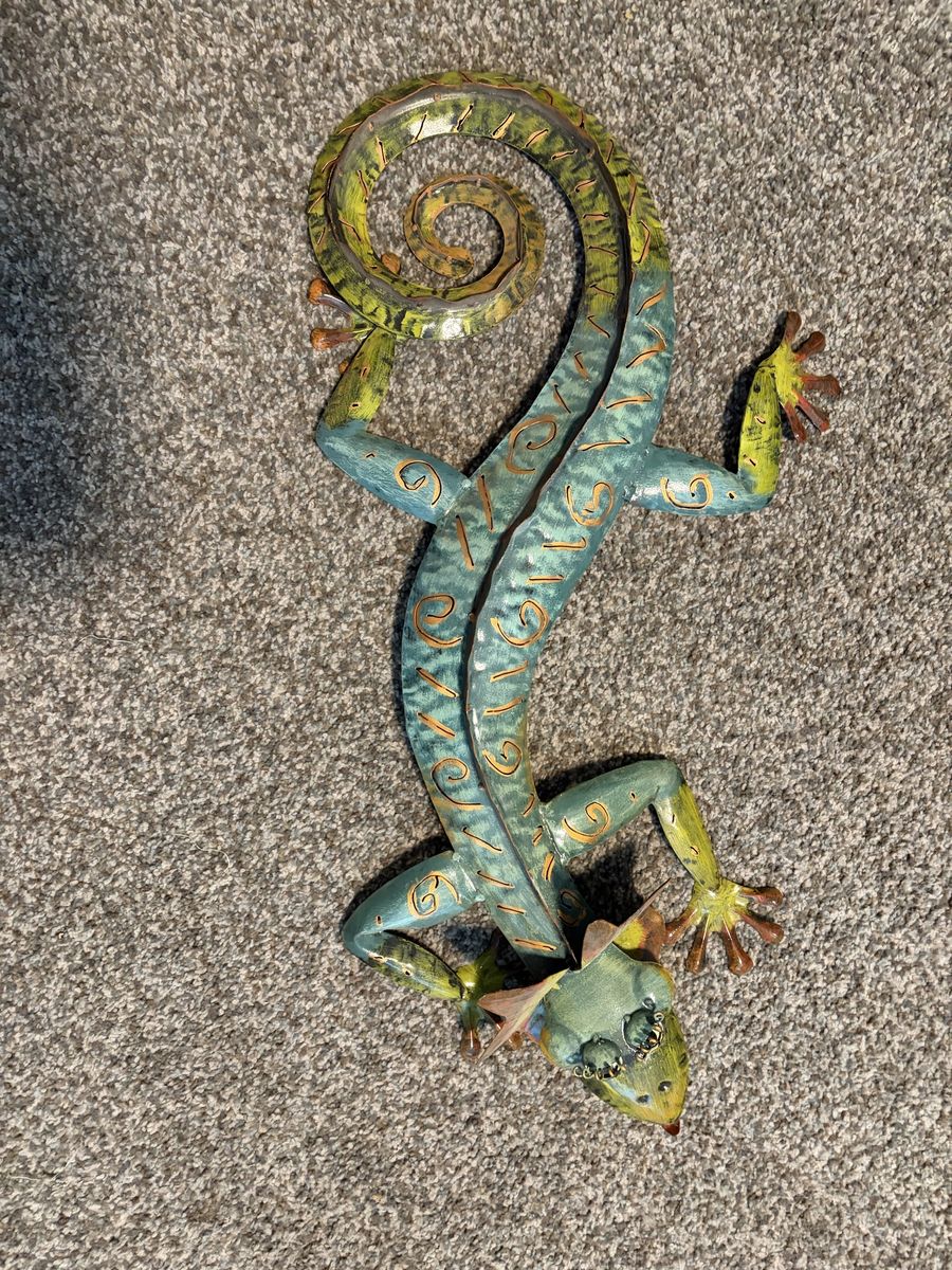 Large Metal Gecko Wall Art Decor - Green/Blue, 28" Length