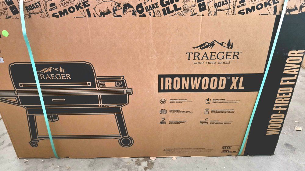 Ironwood XL Wi-Fi Pellet Grill and Smoker in Black