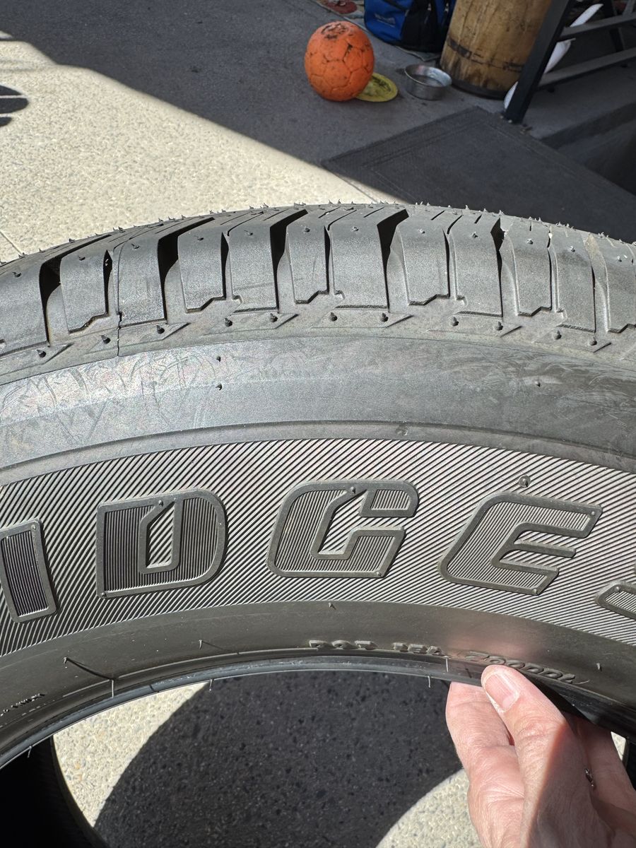 Bridgestone Dueler H/T 684 II