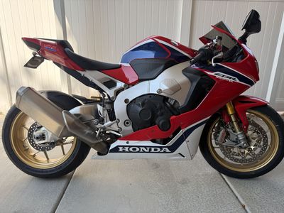 2017 Honda CBR1000RR SP with Electronic Ohlins Suspension and ECU Tune