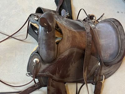 Circle Y Omaha Flex2 Trail Saddle – Excellent Condition
