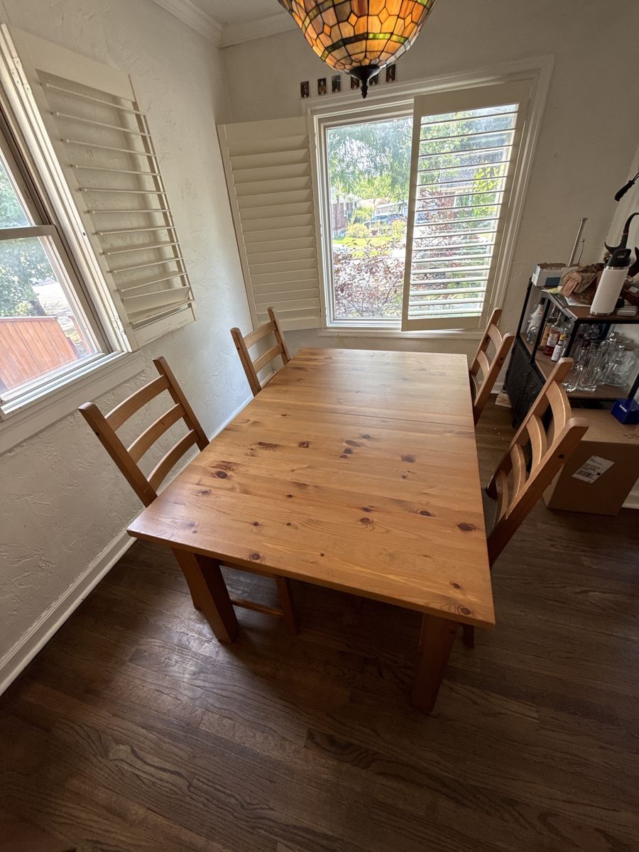 Pine Wood Dining Table & 4 Chairs - Light Brown, Extendable