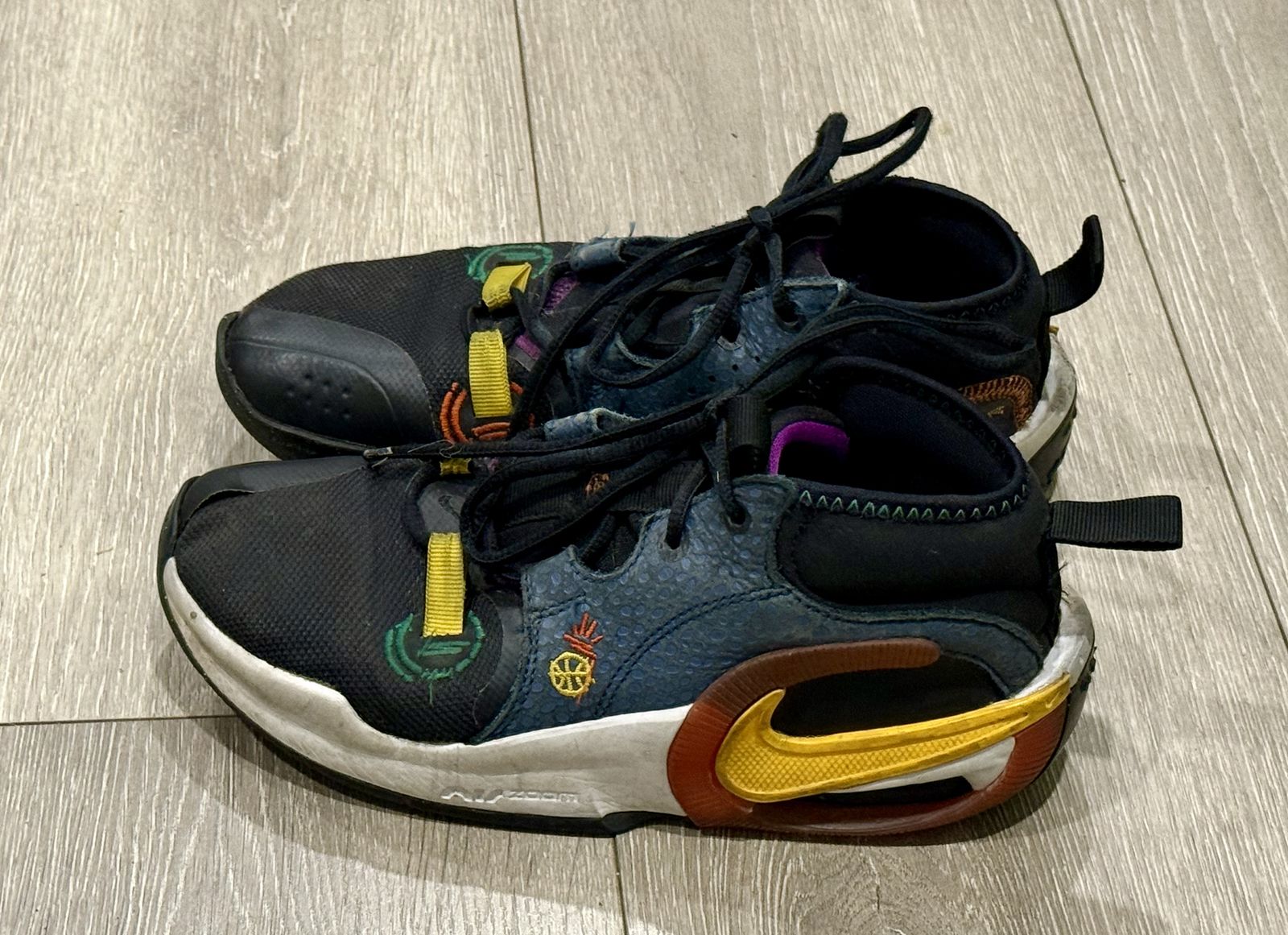 Youth 4.5 Nike Air Zoom Crossover Shoe