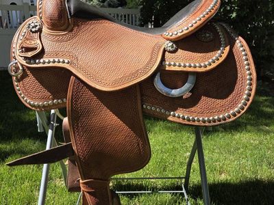 17" Dale Chavez reining saddle