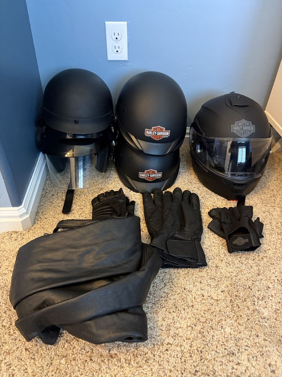 Mens Harley Davidson riding gear Helmet Gloves Chaps Seat Bag