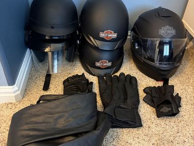 Mens Harley Davidson riding gear Helmet Gloves Chaps Seat Bag
