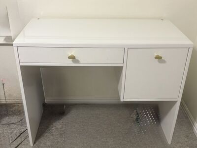 Vanity With Glass Top