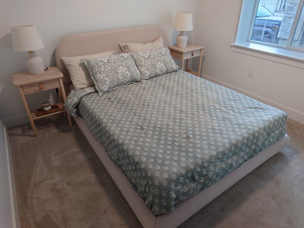 KLMM Teddy Fleece Queen Size Upholstered Platform