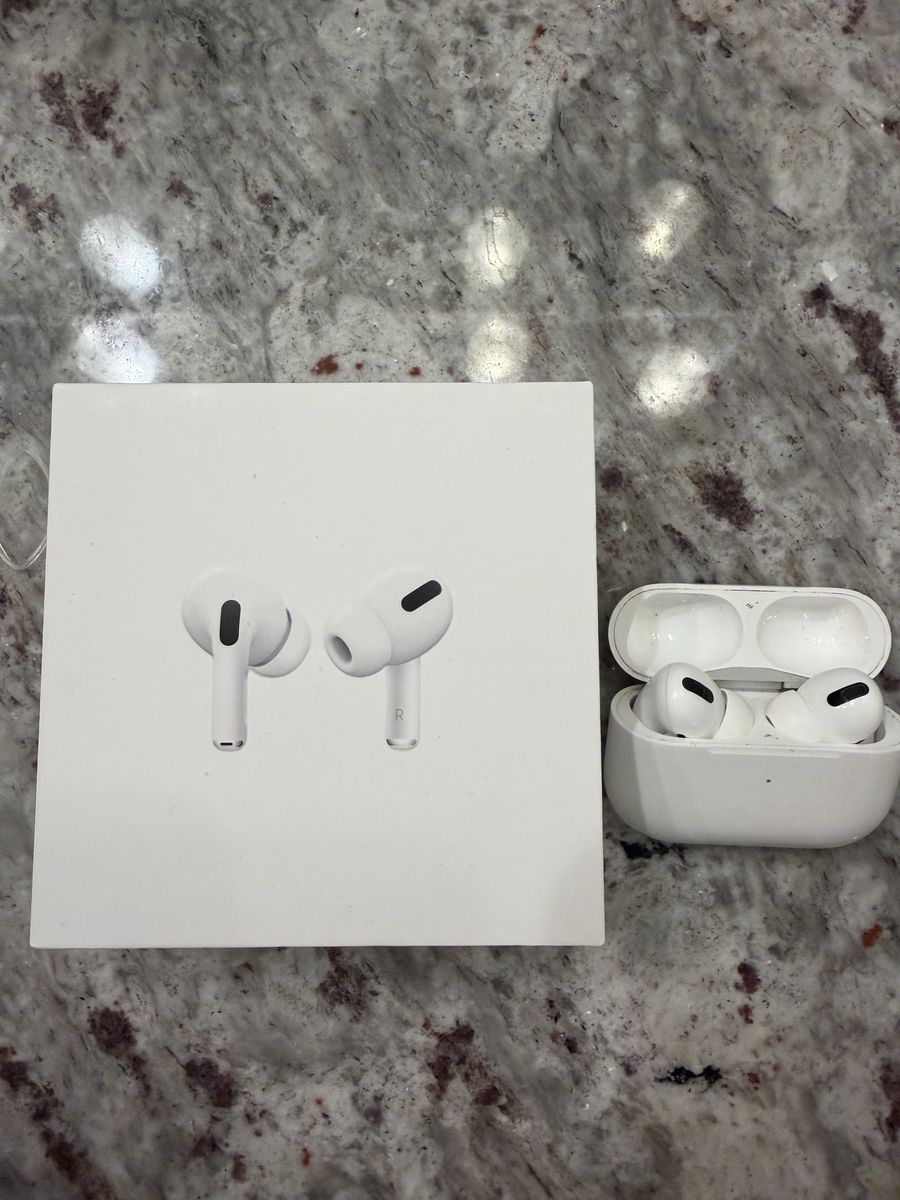 Apple AirPod Pro 2 with MagSafe charger