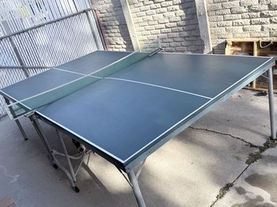 Full-Size Outdoor Table Tennis Ping Pong Table with Net, Foldable Legs
