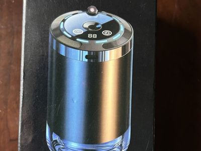 Smart Car Fragrance Diffuser / Aroma Diffuser - a rechargeable car air freshener.