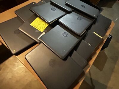 Lot Of 18 Chromebooks Used In Good Condition