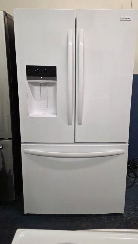 2023 Frigidaire refrigerator