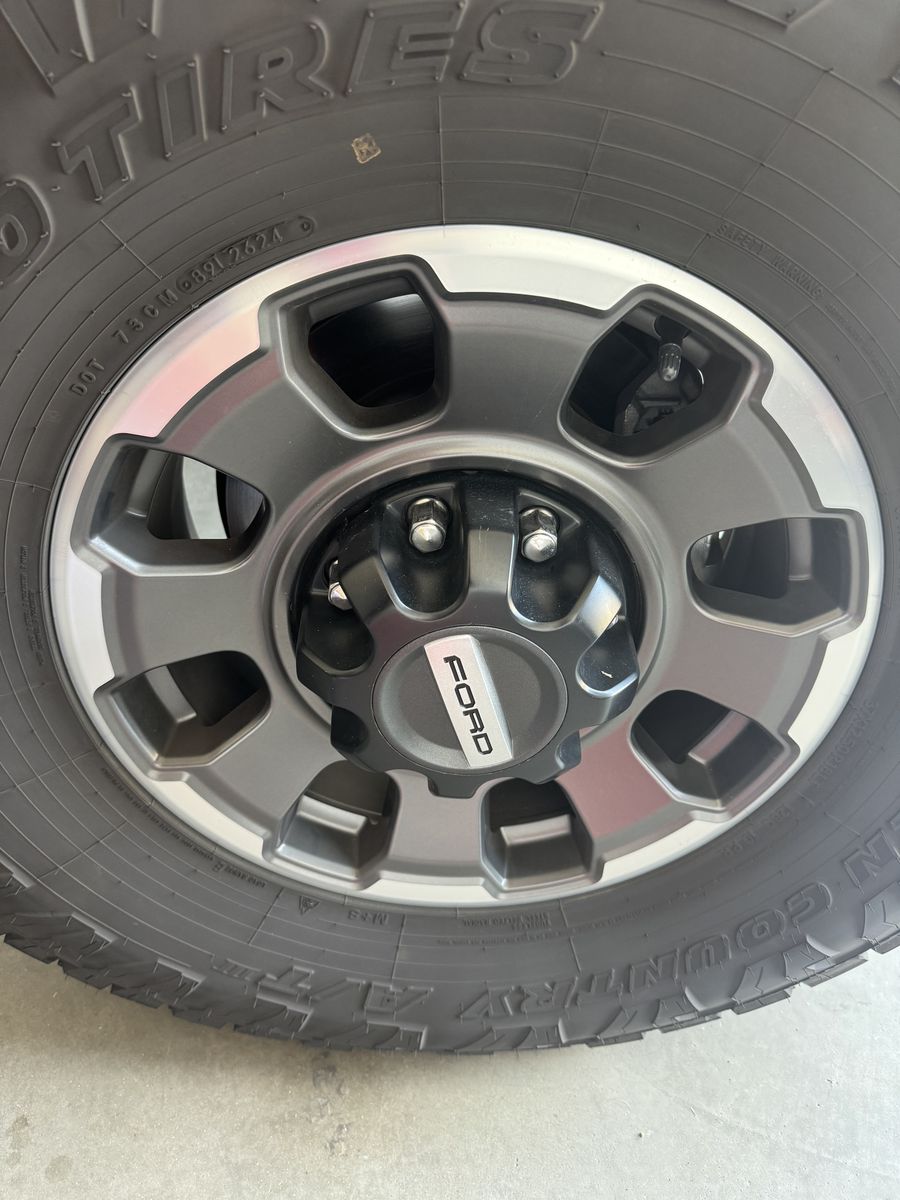 Nearly New Toyo AT3’s 37-12.50/18 on 2024 Tremor Wheels