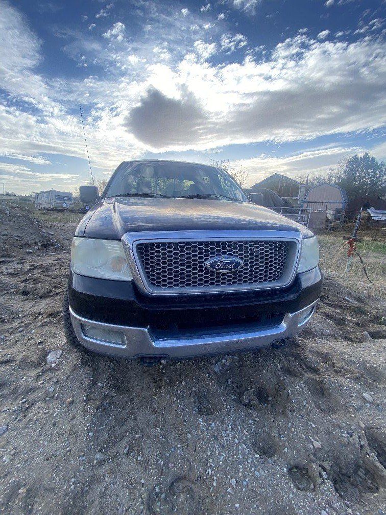 Ford 150 4x4 Lariet package. 4 door crewcab pickup