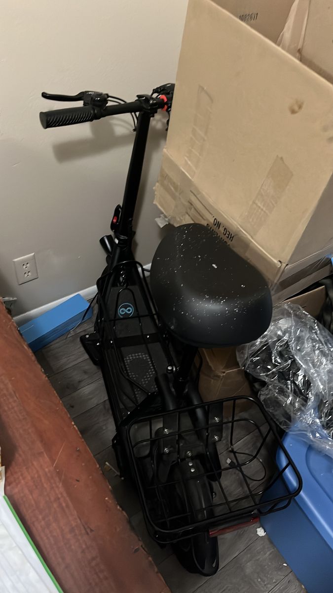 Infinity E-Scooter with Seat & Basket - Black, Used