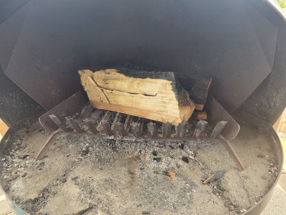 Vintage White Preway Fireplace / Fire Pit - Outdoor Wood-Burning Heater with Screen