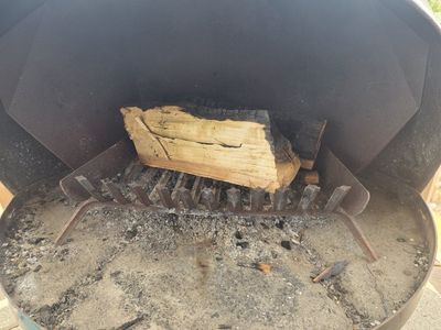 Vintage White Preway Fireplace / Fire Pit - Outdoor Wood-Burning Heater with Screen