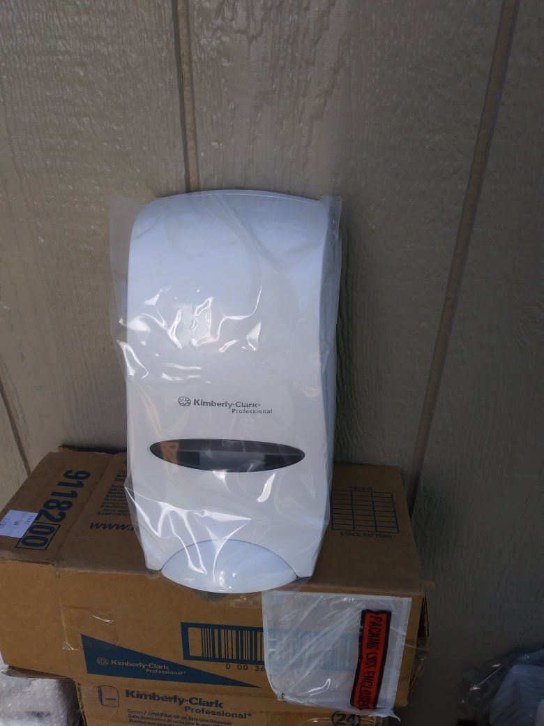 Kimberly-Clark Professional Hand Soap & Towel Dispensers - White & Black (New, Bulk Lot)
