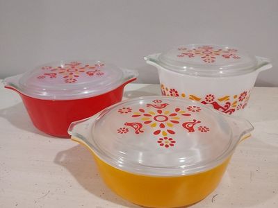 Vintage Pyrex Friendship Pattern Casserole Bowls with Lids Set of 3