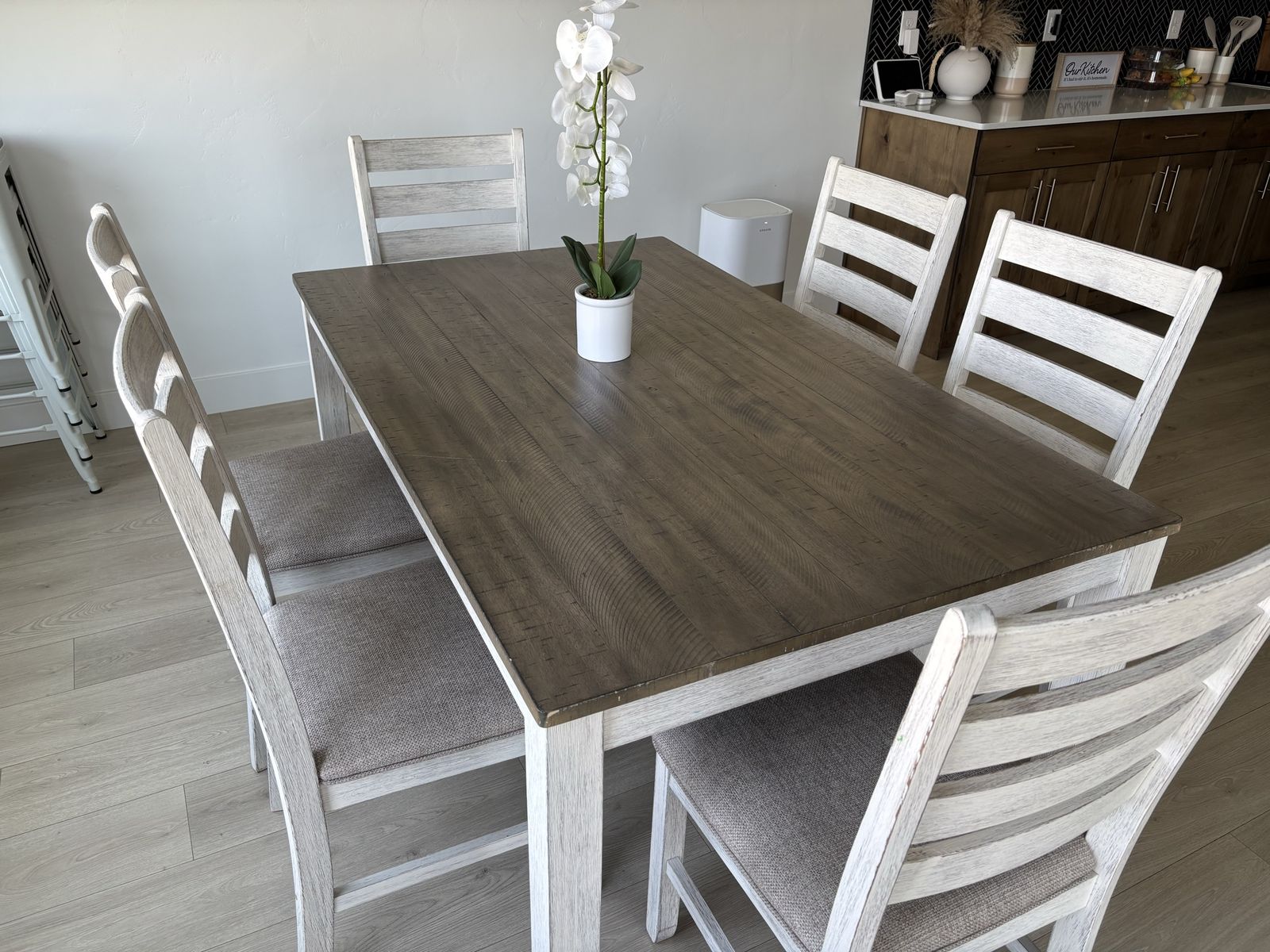 Ashley Furniture Whitewash Farmhouse Dining Table with 6 Chairs