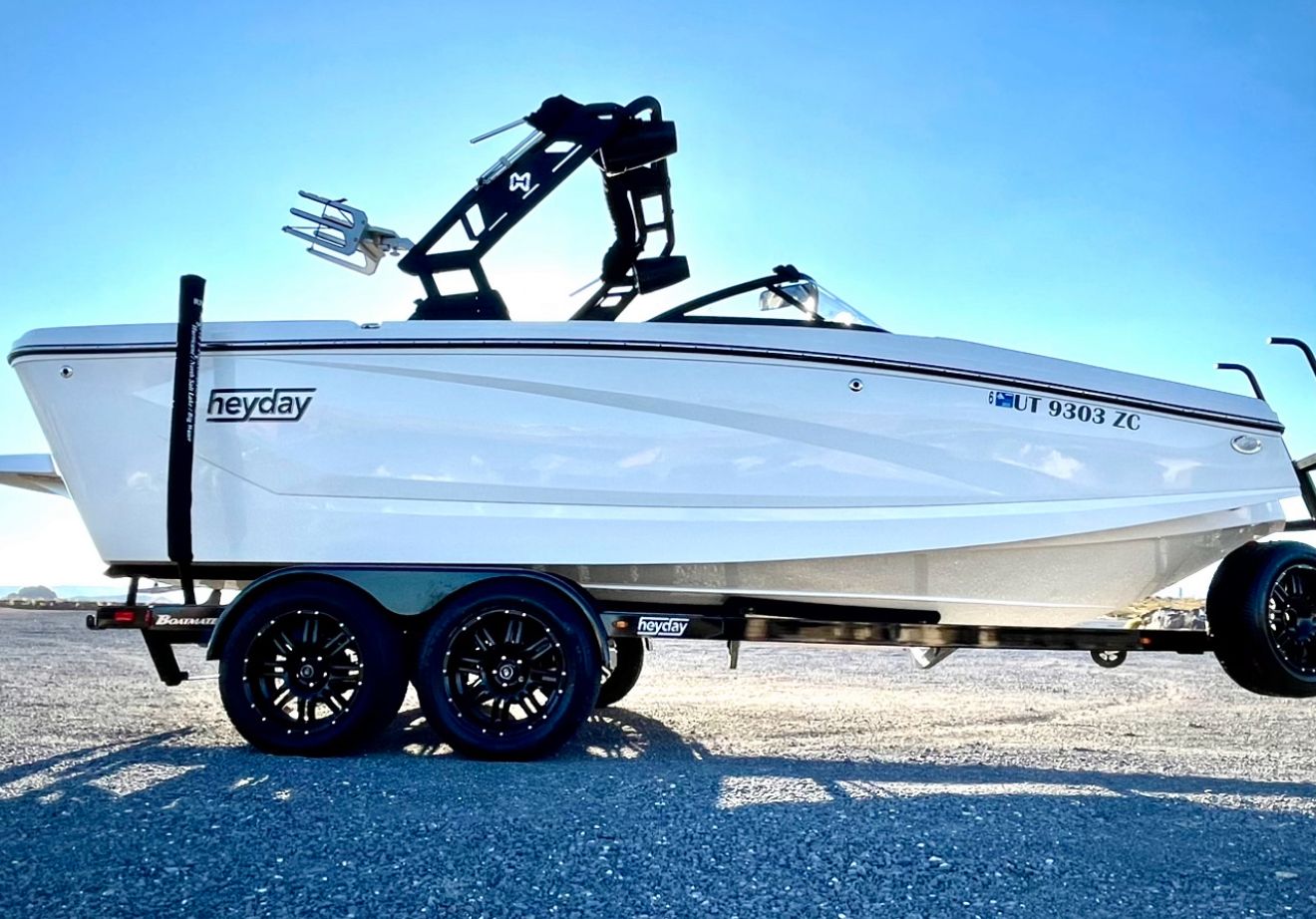 2022 Heyday WT-2DC SURF/WAKE BOAT -LOADED-