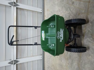 Scott's Edge Guard Mini Fertilizer Spreader