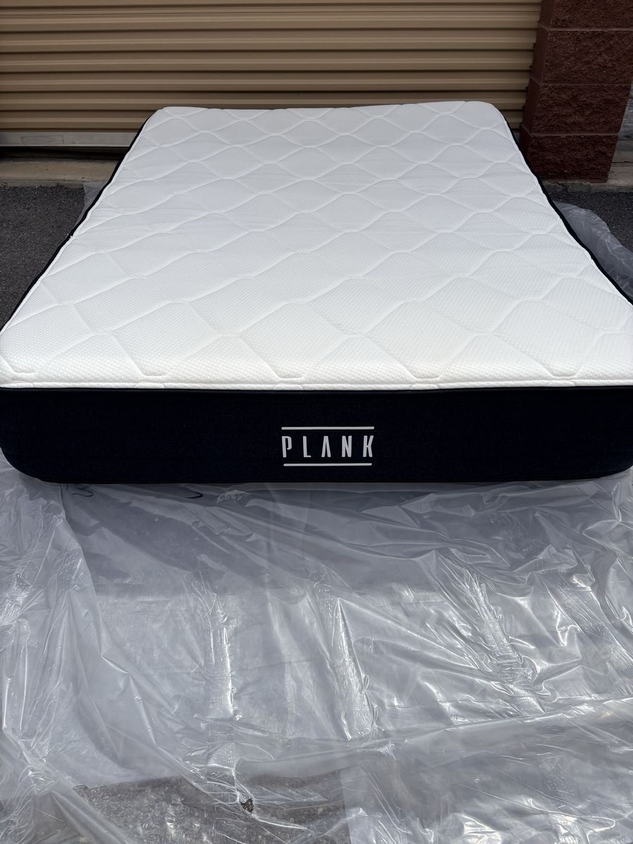 Brooklyn Bedding, Plank Firm Luxe Queen Mattress