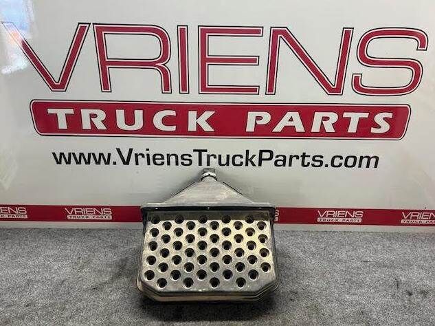 Freightliner Air Cleaner / Air Filter Housing