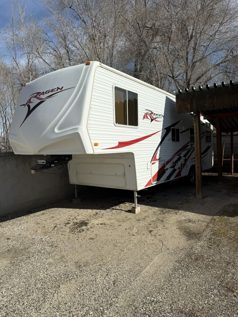 2007 Ragen 5th Wheel Toy Hauler