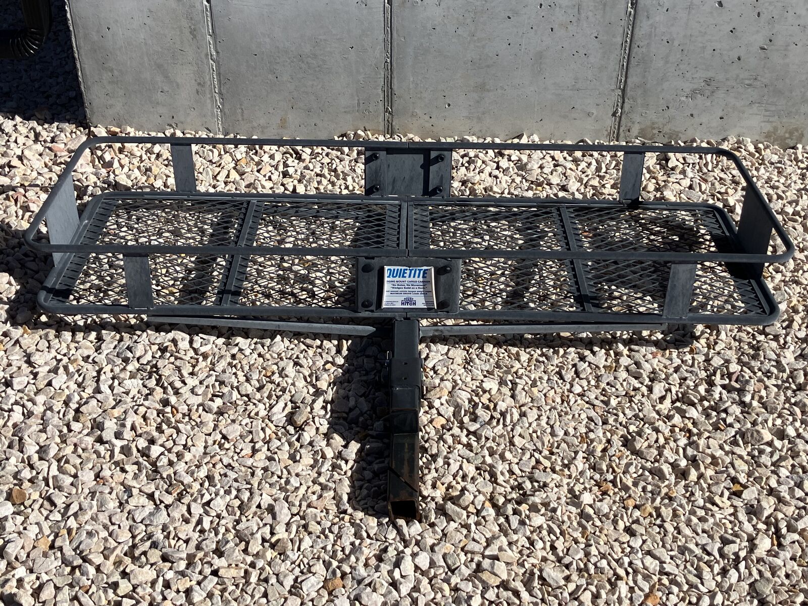 Quietite 500 lb hitch carrier with cover