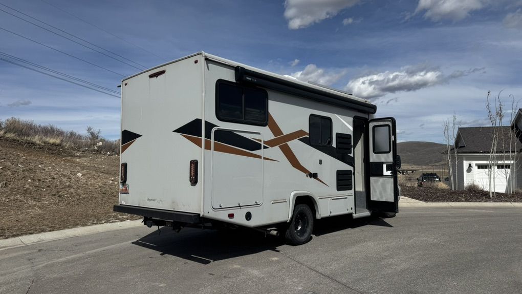 Coachmen CrossTrail 20XG (Xtreme Package)