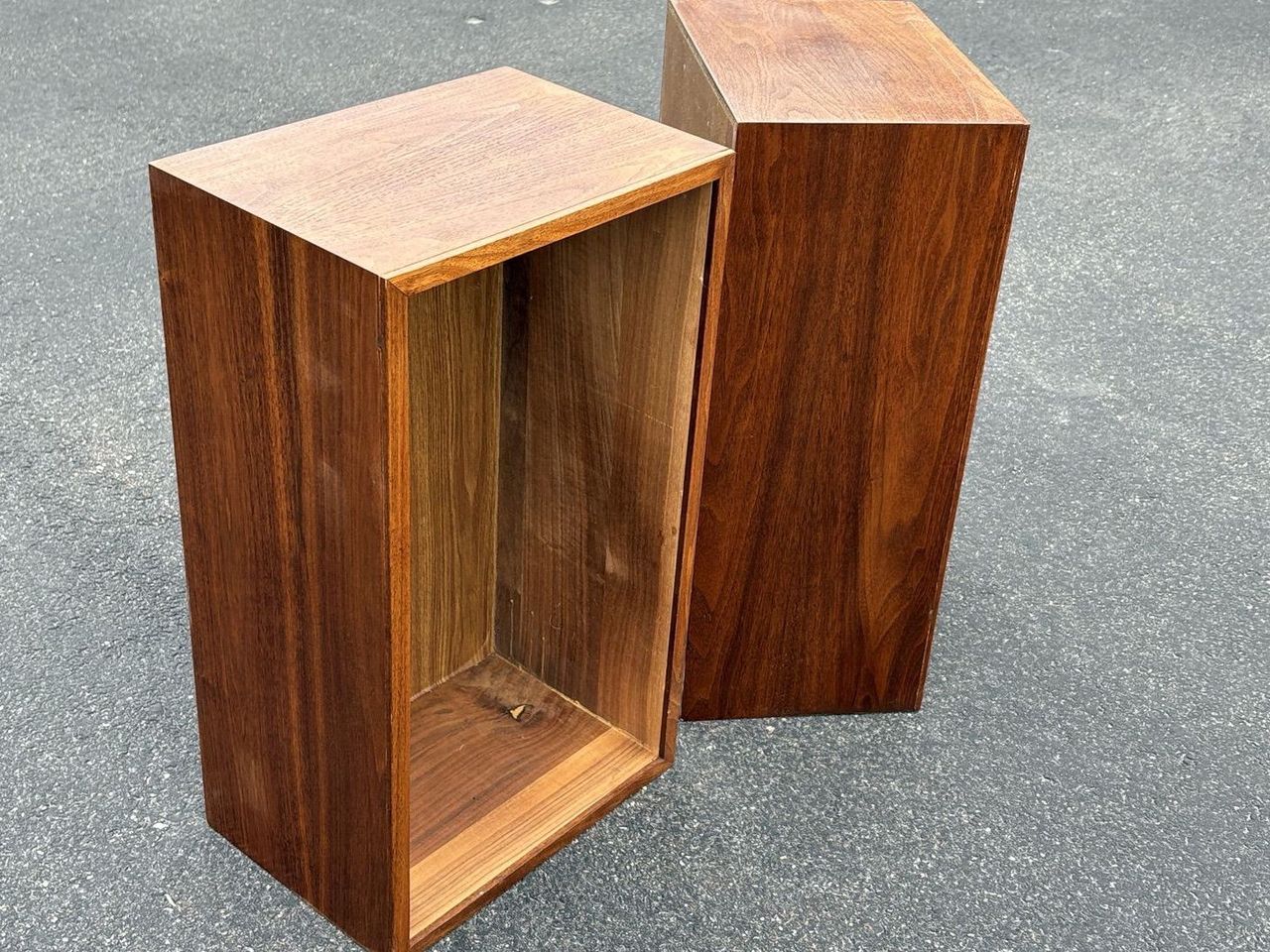 Main image 1