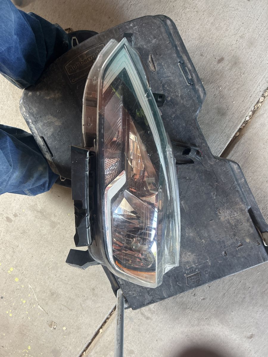 2018-2019 Sentra head lights
