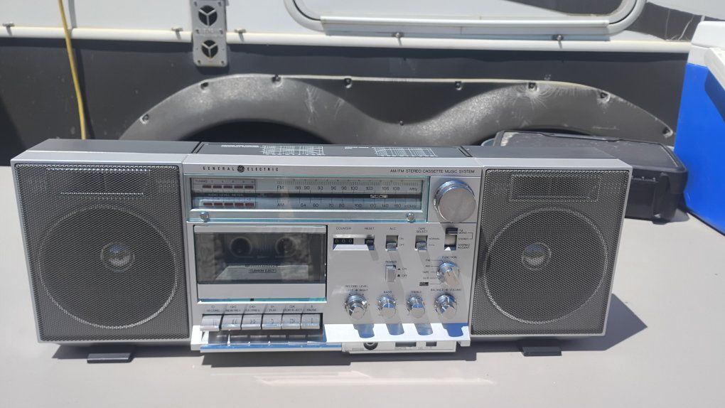vintage General Electric 3-5265A AM/FM stereo cassette boombox.
