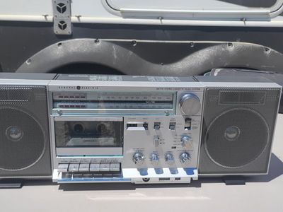 vintage General Electric 3-5265A AM/FM stereo cassette boombox.