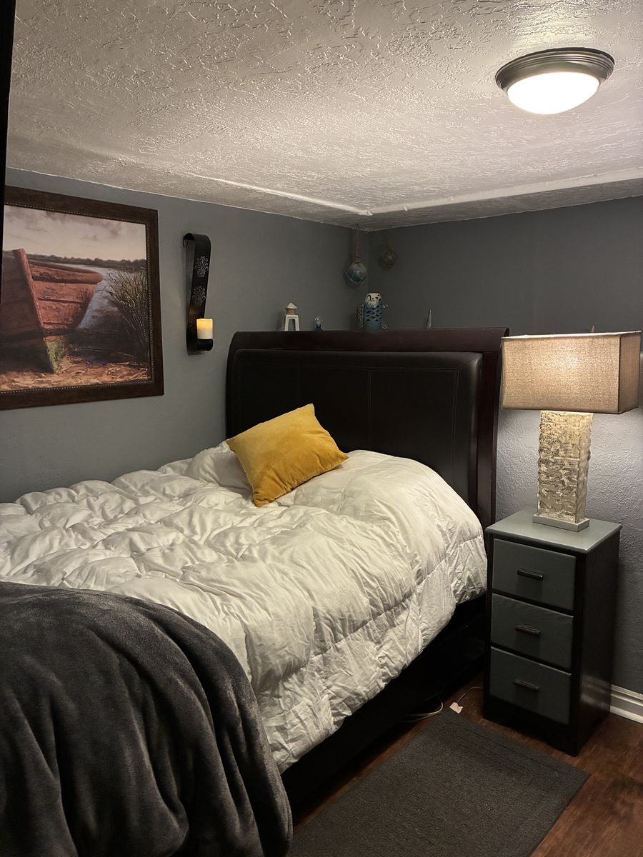 Private Room Near Sugar House Park | Clean Home | Great Location | Parking + Laundry