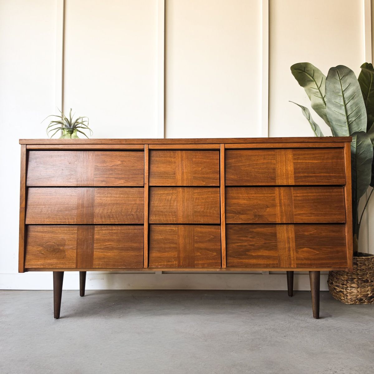 *FREE DELIVERY* Vintage Ward MCM Dresser/Sideboard!