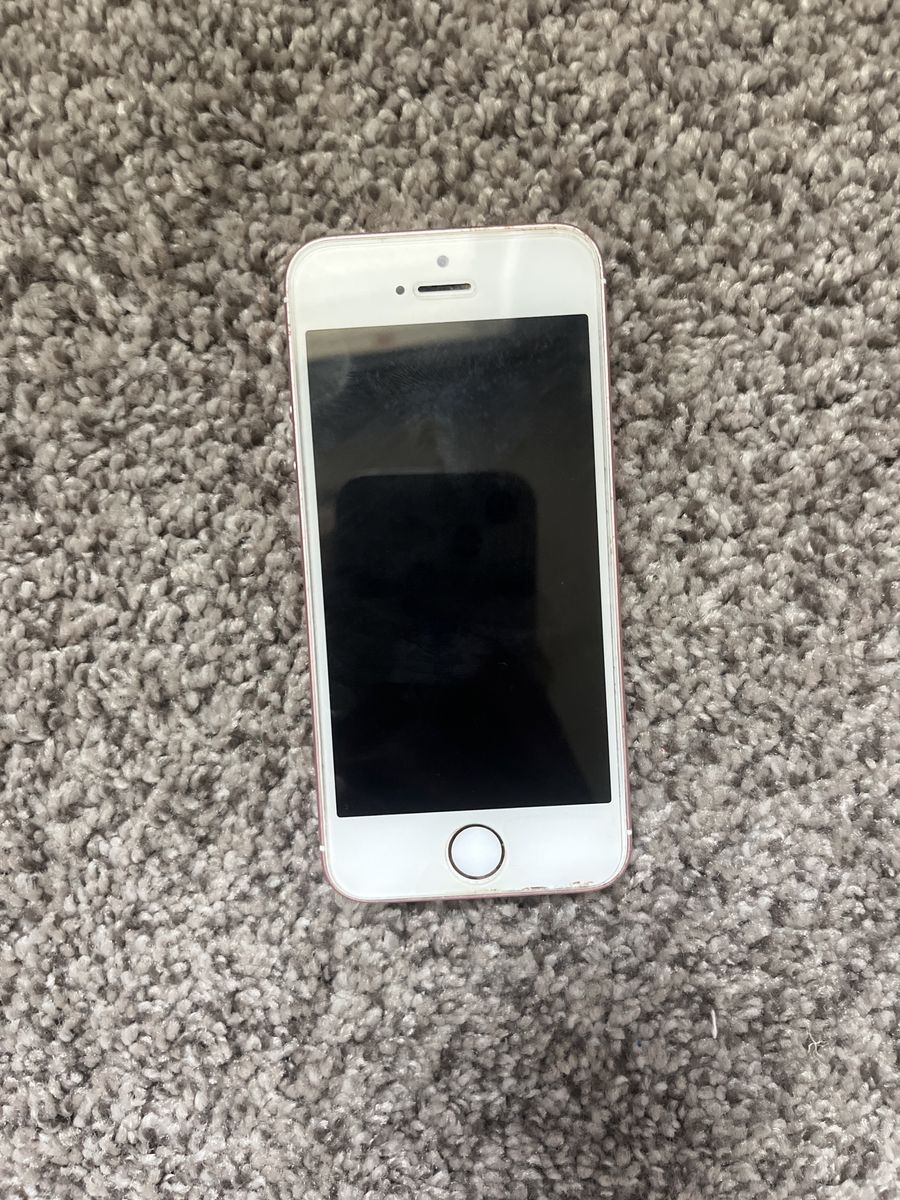 Apple iPhone SE (1st Gen) - Rose Gold
