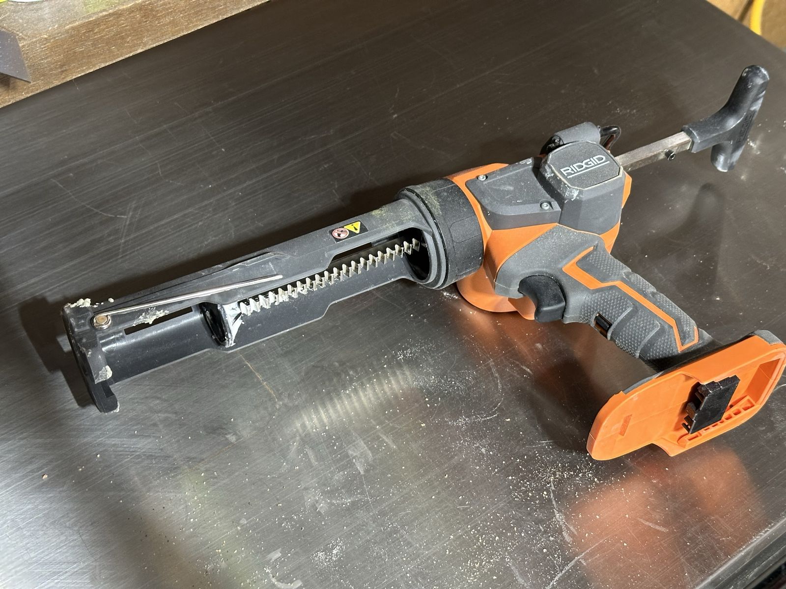 Ridgid R84044 18V Cordless Caulk and Adhesive Gun Tool Only