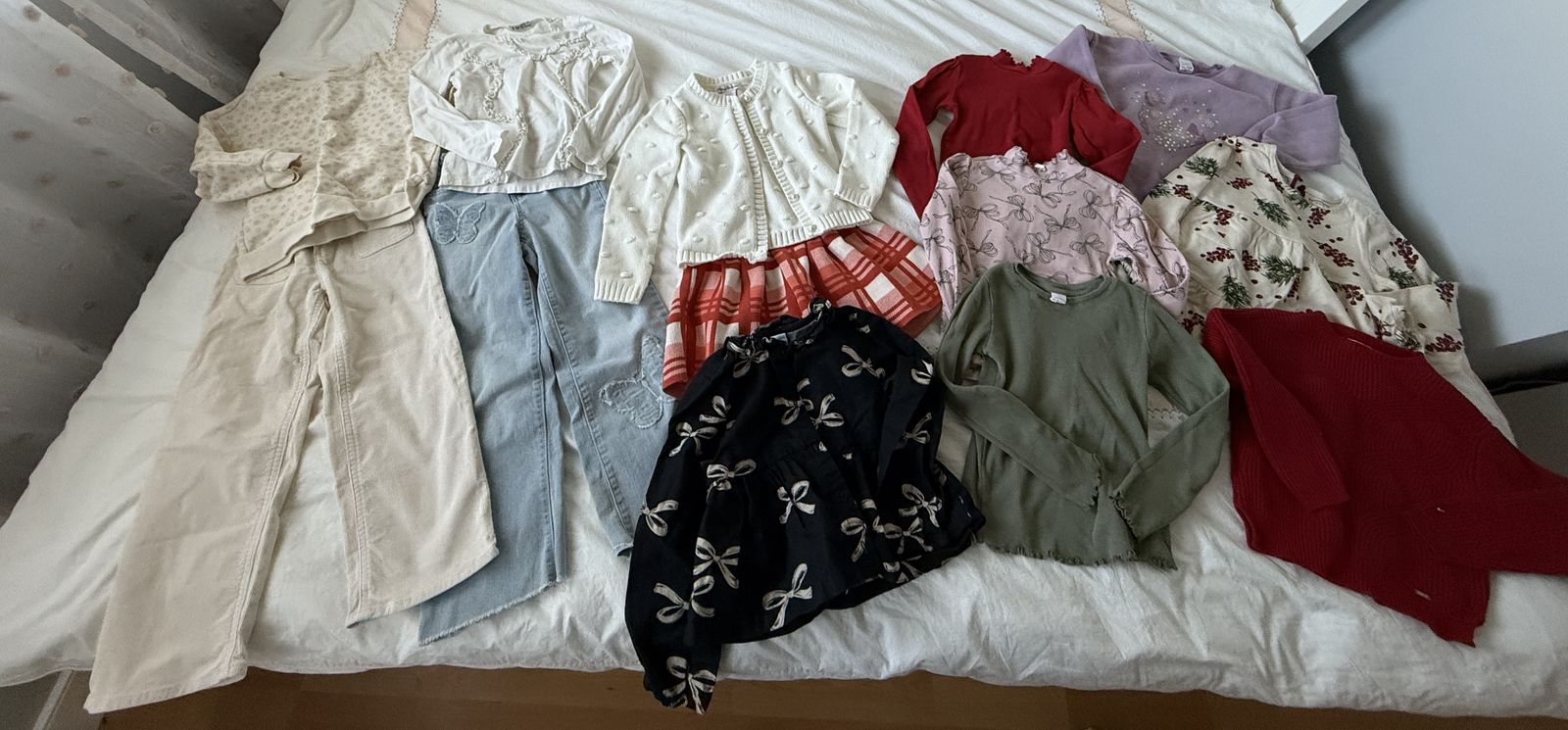 Girls size 5T lot of fall/winter clothes