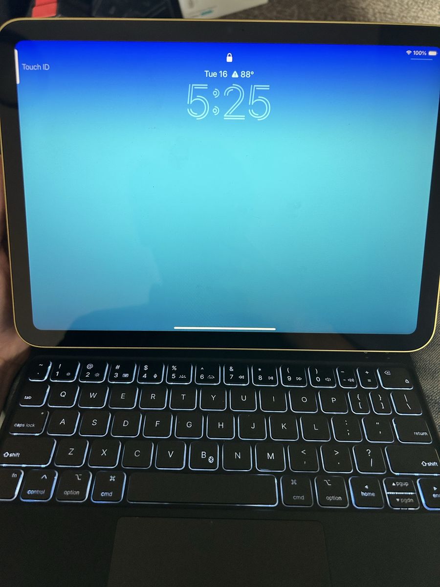 iPad A16 128GB + ESR Magnetic RGB Keyboard Case + Boxes